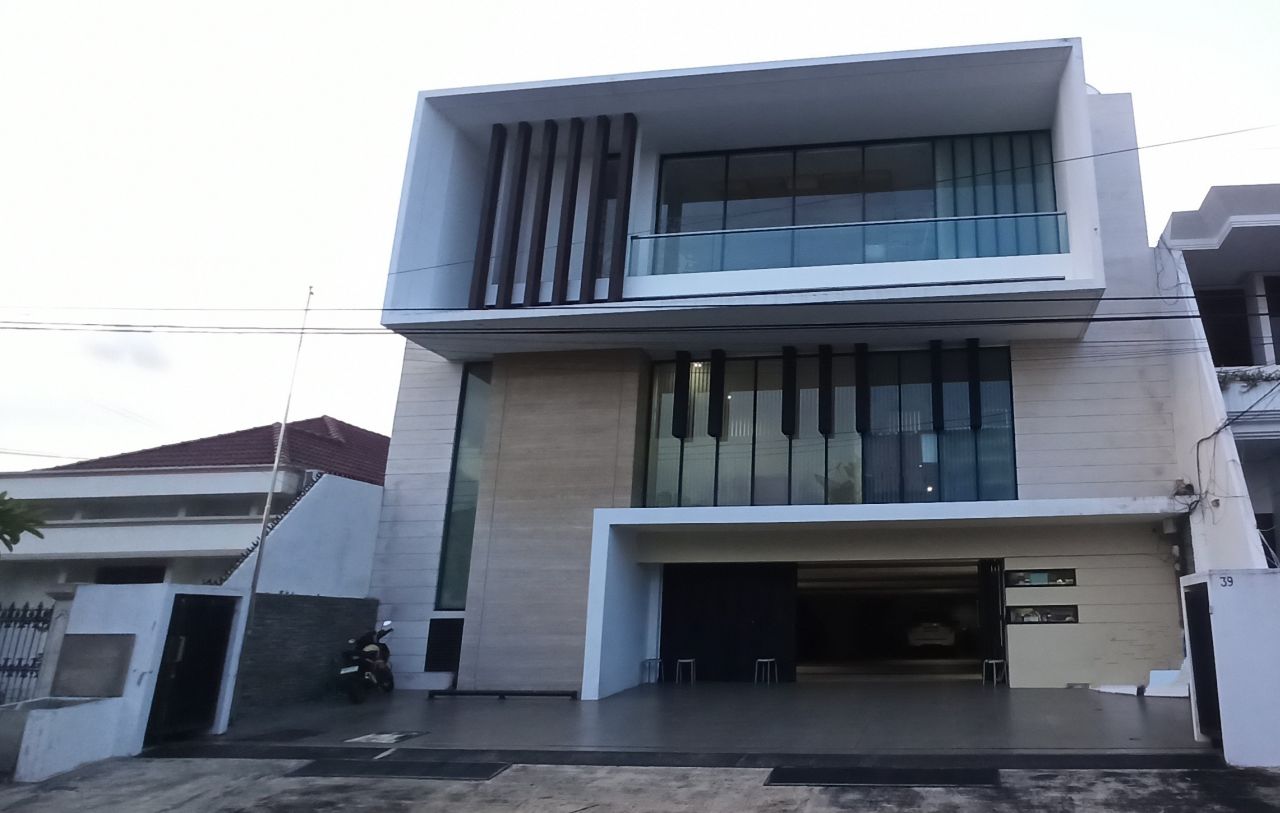 Gallery Photo 1